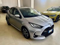 Usata Toyota Yaris 72 CV (52 kW) 2022 Argento Utilitaria