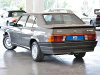 Usata Alfa Romeo 75 148 CV (108 kW) 1987 Grigio Berlina
