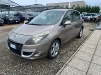Usata Renault Scénic Dynamique 131 CV (96 kW) 2010 Grigio Monovolume