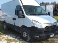 Usata Iveco Daily 126 CV (92 kW) 2015 Bianco Furgone