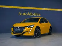 Usata Peugeot 208 GT-line 101 CV (74 kW) 2023 Giallo Utilitaria