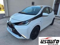 Usata Toyota Aygo X-play 69 CV (50 kW) 2015 Bianco Utilitaria
