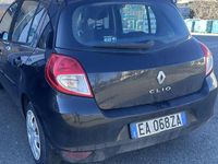 Usata Renault Clio II Dynamique 75 CV (55 kW) 2010 Berlina