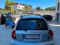 Usata Kia Rio EX 97 CV (71 kW) 2006 Argento Berlina