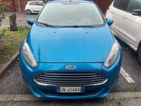 Usata Ford Fiesta Titanium 75 CV (55 kW) 2013 Blu Berlina