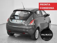 Usata Lancia Ypsilon Silver 69 CV (50 kW) 2015 Grigio Utilitaria