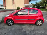Usata Peugeot 107 68 CV (50 kW) 2008 Rosso Utilitaria