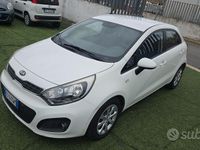 Usata Kia Rio Active 75 CV (55 kW) 2015 Bianco Berlina
