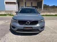 Usata Volvo XC40 Momentum 163 CV (119 kW) 2022 Grigio SUV