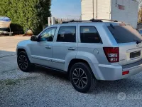 Usata Jeep Grand Cherokee 218 CV (160 kW) 2006 Grigio SUV