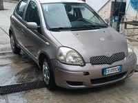 Usata Toyota Yaris Sol 75 CV (55 kW) 2005 Grigio Berlina