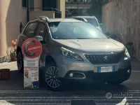 Usata Peugeot 2008 Allure 82 CV (60 kW) 2017 Grigio SUV