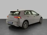 Usata VW Golf VIII Life 131 CV (96 kW) 2023 Moonstone grey Berlina