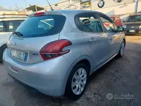 Usata Peugeot 208 82 CV (60 kW) 2016 Grigio Utilitaria