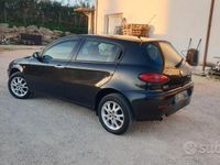 usata Alfa Romeo 147 1.9 JTD (115 CV) cat 5p. Distinctiv