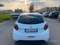 Usata Peugeot 208 Active 82 CV (60 kW) 2016 Bianco Utilitaria