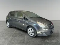Usata Opel Corsa Edition 75 CV (55 kW) 2011 Grigio Utilitaria