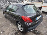 Usata Peugeot 207 110 CV (80 kW) 2006 Nero Utilitaria
