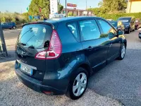 Usata Renault Scénic Dynamique 110 CV (80 kW) 2011 Grigio Monovolume