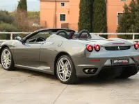 Usata Ferrari F430 490 CV (360 kW) 2006 Grigio Cabrio