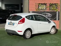 Usata Ford Fiesta 92 CV (67 kW) 2010 Bianco Berlina