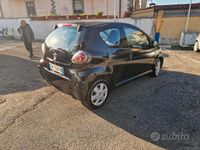 Usata Toyota Aygo Connect Style 68 CV (50 kW) 2011 Nero Utilitaria