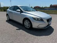 Usata Volvo V40 120 CV (88 kW) 2016 Argento Station wagon