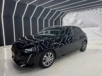 Usata Peugeot 208 GT-line 101 CV (74 kW) 2022 Nero Utilitaria