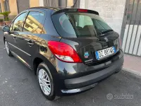 Usata Peugeot 207 70 CV (51 kW) 2011 Nero Berlina