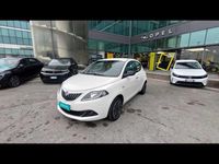 Begagnad Lancia Ypsilon Gold 69 HK (50 kW) 2022 Silver Halvkombi