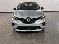 Usata Renault Captur Intens 101 CV (74 kW) 2023 Grigio metallizzato SUV