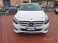 Begagnad Mercedes B200 Business 136 HK (100 kW) 2019 Vit Minibuss