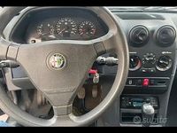 Usata Alfa Romeo 145 103 CV (75 kW) 1999 Grigio Utilitaria