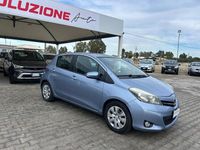 Usata Toyota Yaris Lounge 90 CV (66 kW) 2012 Blu Berlina