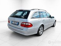Usata Mercedes E320 Avantgarde 224 CV (164 kW) 2006 Grigio Station wagon