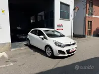 Usata Kia Rio Active 85 CV (62 kW) 2014 Bianco Berlina