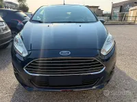 Usata Ford Fiesta Titanium 101 CV (74 kW) 2014 Blu Utilitaria