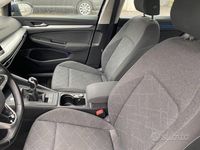 Usata VW Golf VIII Life 116 CV (85 kW) 2021 Blu Station wagon