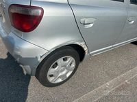 Usata Toyota Yaris 2001 Grigio Utilitaria