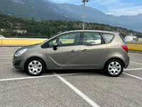 Usata Opel Meriva 130 CV (95 kW) 2011 Oro Monovolume
