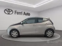 Usata Toyota Aygo X-play 69 CV (50 kW) 2017 Grigio Utilitaria
