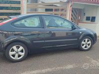 Usata Ford Focus 110 CV (80 kW) 2005 Nero Coupé