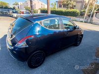 Usata Lancia Ypsilon 80 CV (58 kW) 2019 Blu Utilitaria