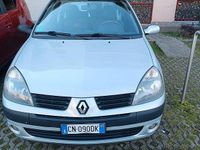 Usata Renault Clio II Privilege 75 CV (55 kW) 2004 Grigio Berlina