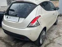 Usata Lancia Ypsilon S 95 CV (69 kW) 2012 Bianco Utilitaria