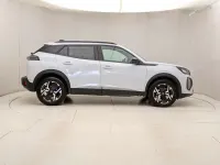 Usata Peugeot 2008 Allure 131 CV (96 kW) 2023 Bianco SUV