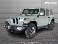 Begagnad Jeep Wrangler Overland 380 HK (279 kW) 2023 Grå SUV