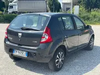 Usata Dacia Sandero Lauréate 72 CV (52 kW) 2009 Grigio Berlina