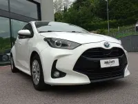 Gebraucht Toyota Yaris Hybrid Business Edition 92 PS (67 kW) 2022 Weiß Limousine