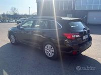 Usata Subaru Outback Style 150 CV (110 kW) 2015 Nero Station wagon